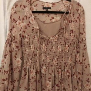 American Eagle - Feminine dreamy frilly top - XS